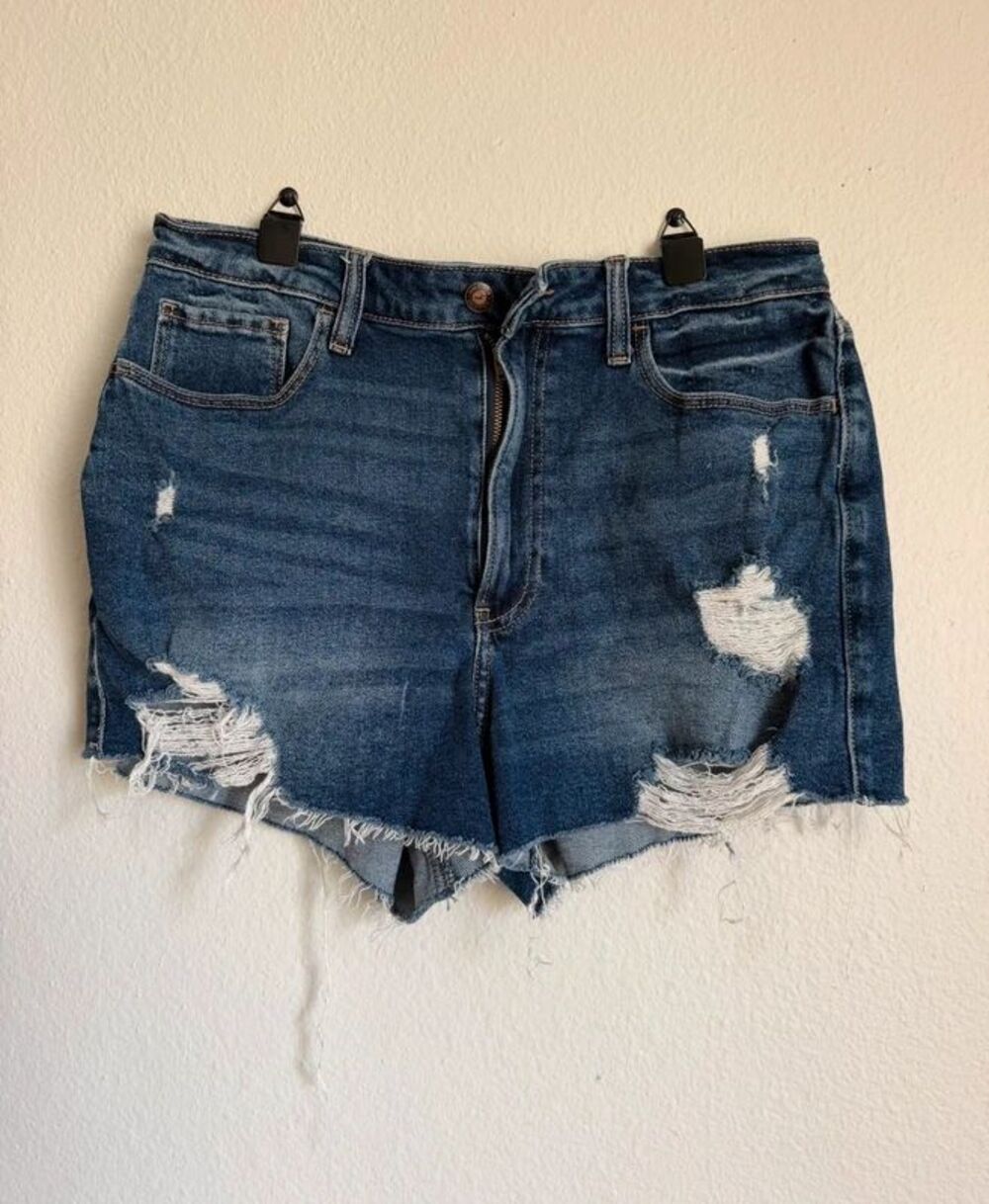 Hollister Distressed Denim Mom Shorts W30 Ultra High Rise